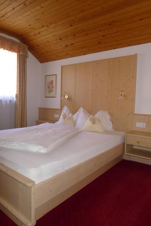 Garni B&B Sunnseitn Dobbiaco Cameră foto